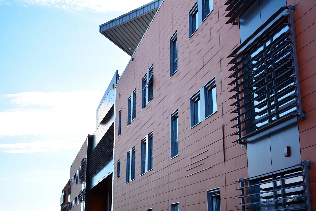 Difference Between Insulated Metal Wall Panels and Prefabricated Panels